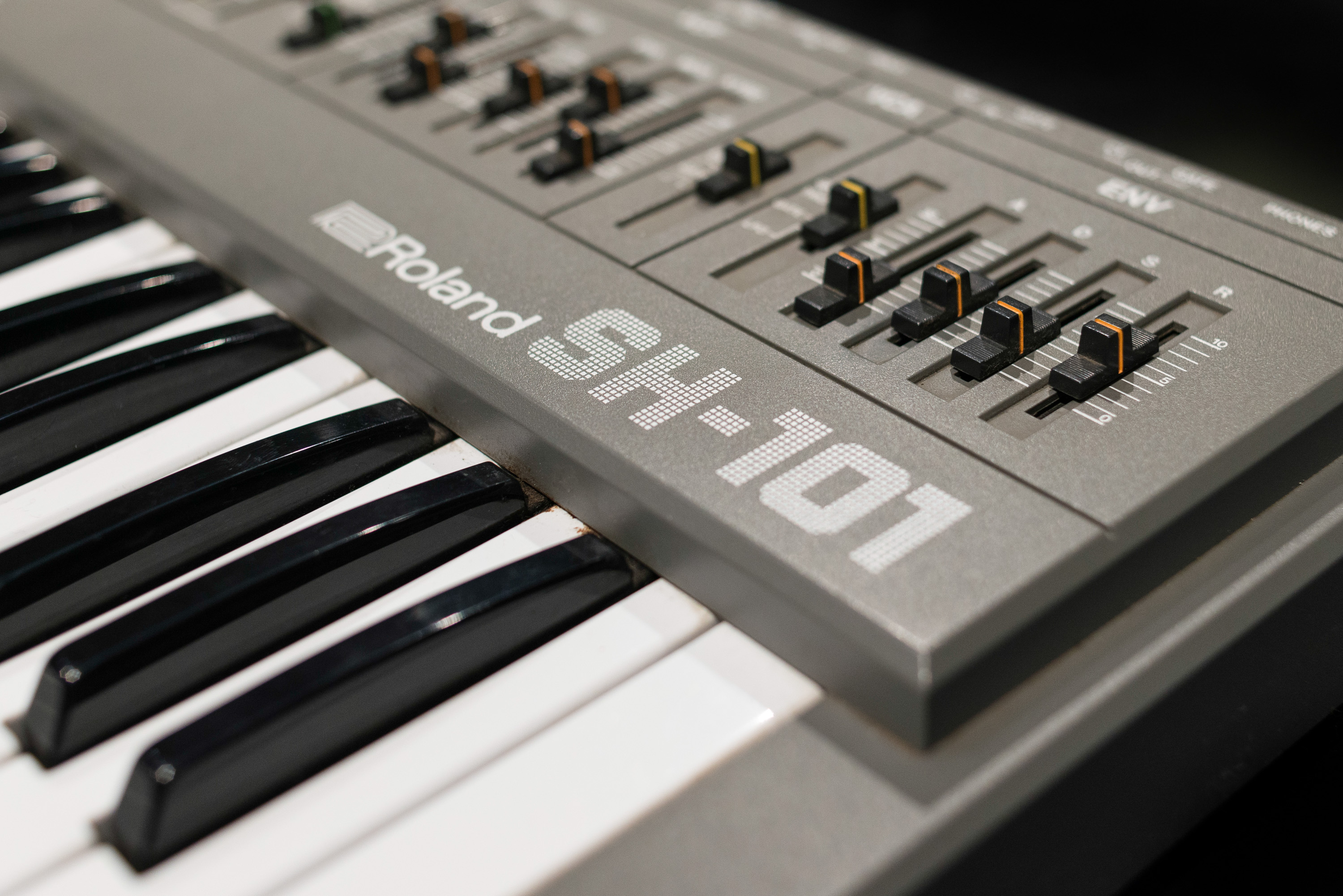 Instrumental Instruments: Roland SH-101 | Red Bull Music Academy Daily